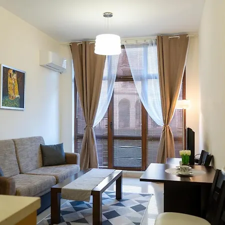 Issa Lighthouse Apartament *