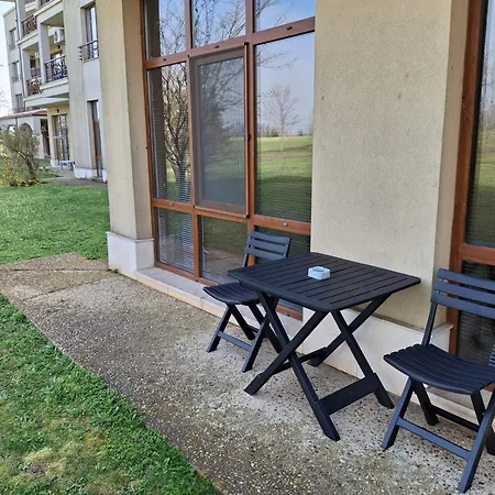 Issa Lighthouse Apartament *