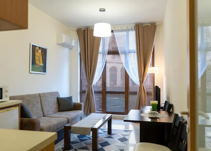 Issa Lighthouse Appartement *